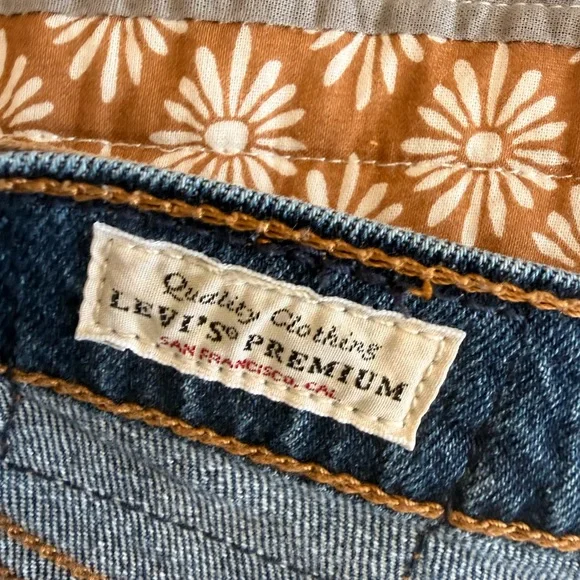 LEVI Premium Ribcage Straight Ankle Jeans 29" - Picture 2 of 8